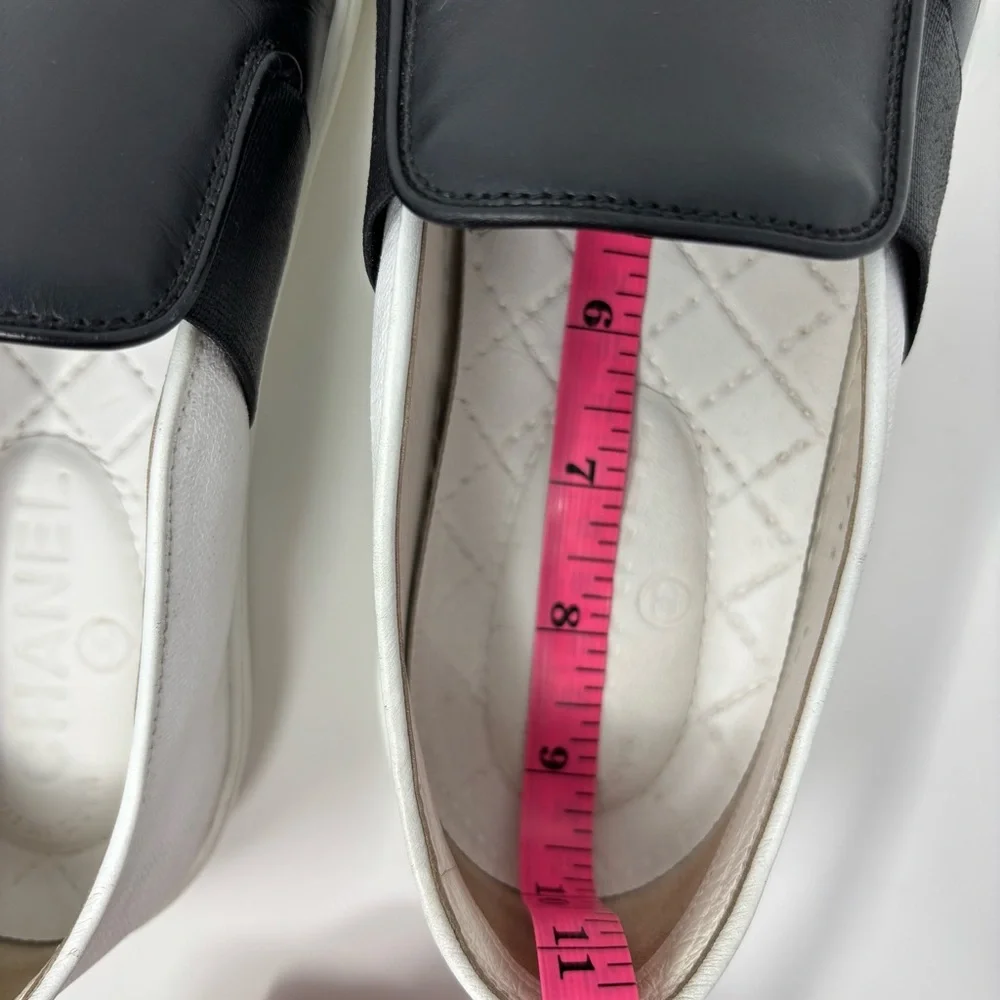 Chanel Black & White Leather Slip-On Sneakers 2016 Karl Lagerfeld Era Size 38.5 - Picture 15 of 16